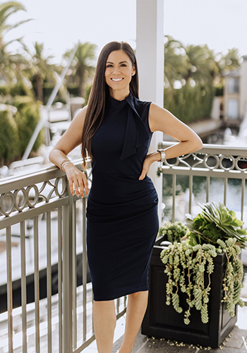 Danielle  Benavides